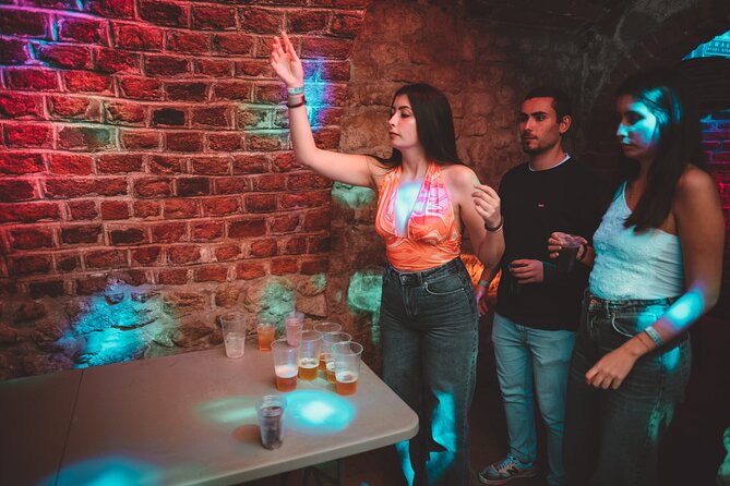 1 Hour of Open Bar Pub Crawl + Karaoke + VIP Entry to Best Clubs - Starting at St. Wojciech Church in the Main Square