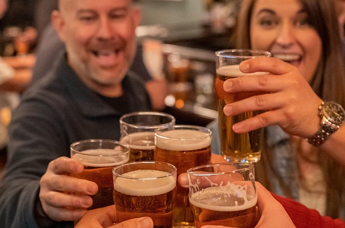 2 Hour Historic Pub Crawl in Boston - Buying your own beer at each stop