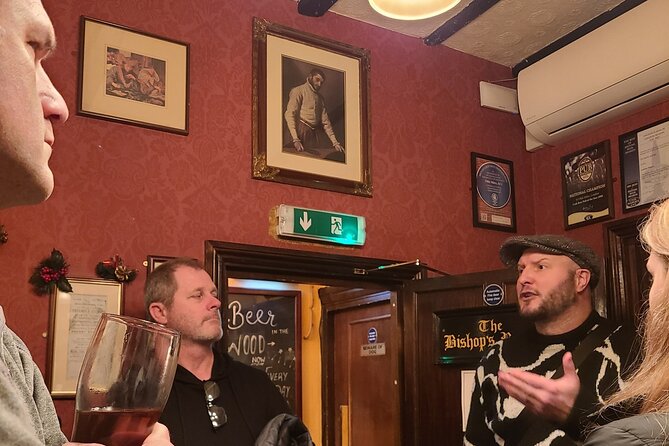 3-Hour Historic Pub Experience in London - St. Etheldreda’s Church and a pub many miss