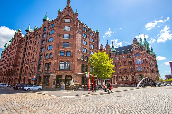 3 Hour Walk of Hamburg’s Most Famous Brew Pubs with a Local - Walking from pub to pub