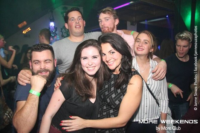 4-hour Guided Porto Pub Crawl with 6 drinks and VIP CLUBentry - Why group size matters so much