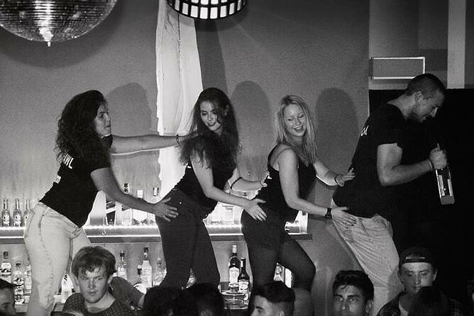 4-hour Guided Porto Pub Crawl with 6 drinks and VIP CLUBentry - Who should book this Porto night out?