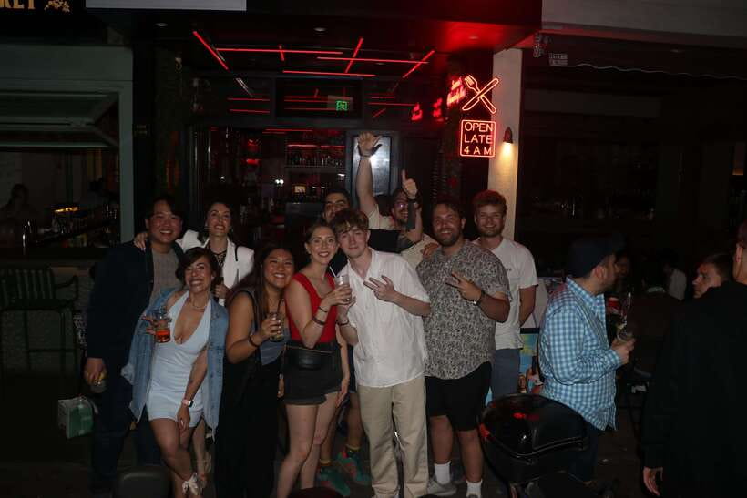 4-Hour Shanghai Pub Crawl (bars & nightclub hopping) - Tony, Mao, and the value of a local guide