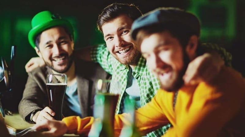 Albufeira: 5 Bars and 1 Nightclub Pub Crawl with Free Shots - Key details before you book