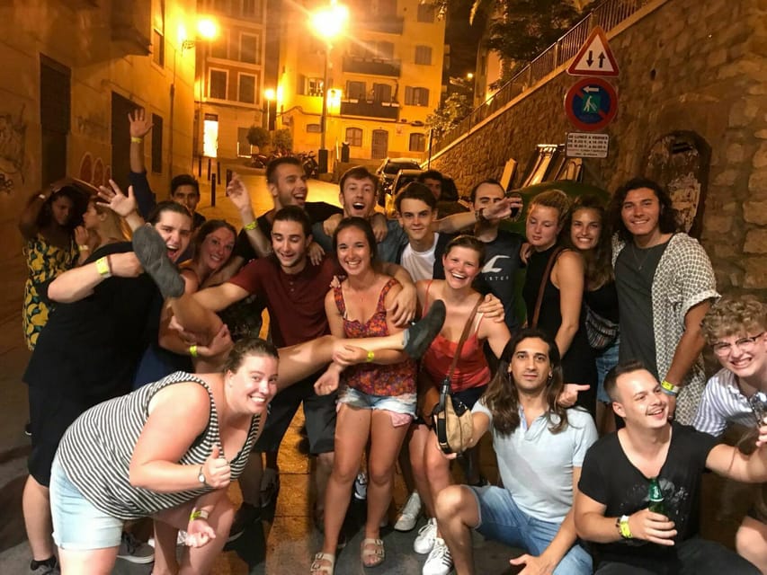 Alicante: Guided Pub Crawl with Shots and Beer - Three bars, three different starts to the night