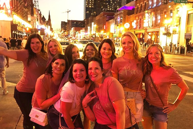 All-Inclusive Pub Crawl with Moonshine, Cocktails, and Craft Beer - Printers Alley gives the crawl a better start