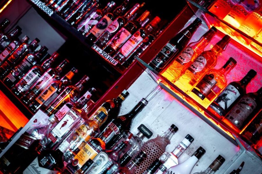 Amsterdam: Original Pub Crawl Party with VIP Entrance - A $12 way to get your Amsterdam night started