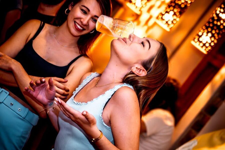 Amsterdam: Original Pub Crawl Party with VIP Entrance - Who will get the most from this tour