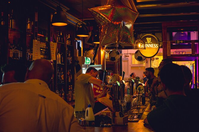 Amsterdam Private Pub Crawl in the City Center - Who will enjoy this crawl most