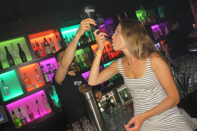 Amsterdam Red Light District Pub Crawl - Timing, clothing, and practical preparation