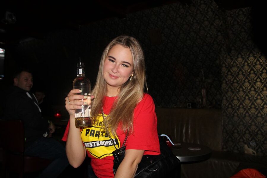 Amsterdam: Red-Light District Pub Crawl and Booze Boat Tour - Should you book this Amsterdam pub crawl?