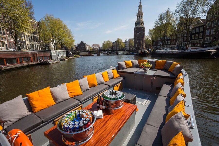 Amsterdam: Red-Light District Pub Crawl and Booze Boat Tour - Is the $56 price fair?