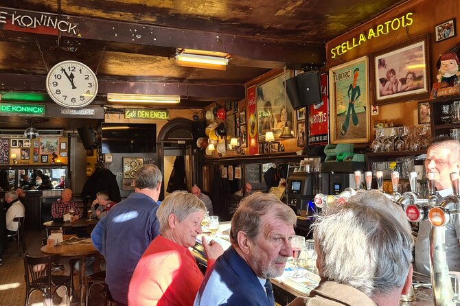 Antwerp Pub Crawl - Hoogstraat and Soeke: a small room with character
