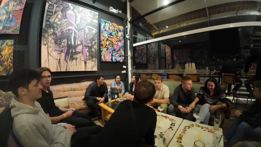 Arequipa: Pub Crawl with Skip-The-Line Access and Drinks - Walking through central Arequipa after dark