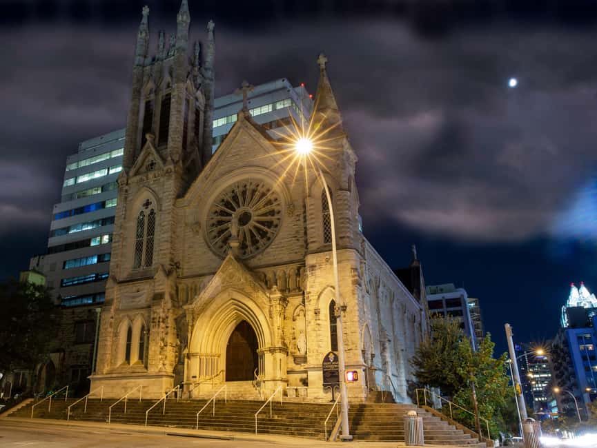 Austin’s Spirits & Spirits Haunted Pub Crawl - The guide can make or break the night