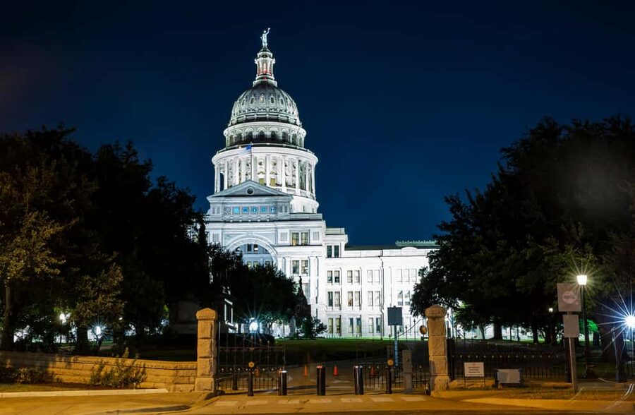 Austin’s Spirits & Spirits Haunted Pub Crawl - Who should book this Austin night out?