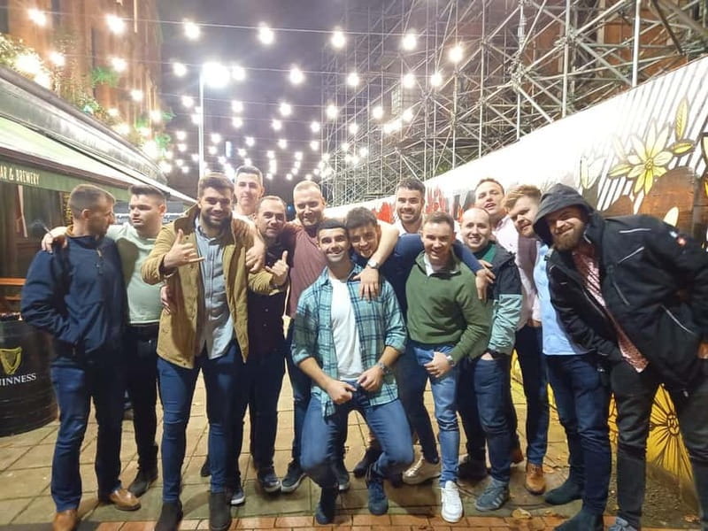 Belfast: Pub Crawl and Bar Walking Tour with Two Drinks - Four Belfast bars, with time to settle in