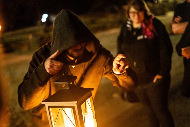 Boston Ghosts Boos and Brews Haunted Pub Crawl - The burial ground and Beantown Pub finish