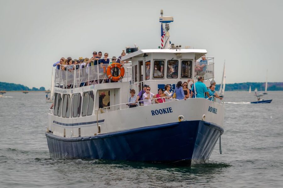 Boston: Historic Pubs Walking & Ferry, Food & Drink Tour - Lunch stop at the Warren Tavern