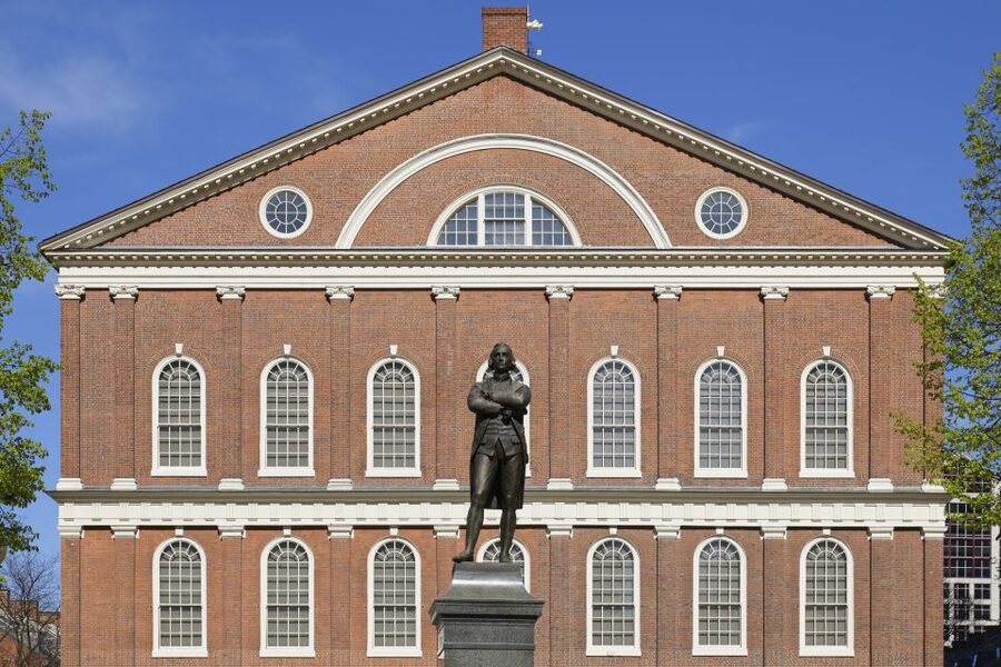 Boston: History Pub Crawl Tour Along the Freedom Trail - Why the short route can be a good thing