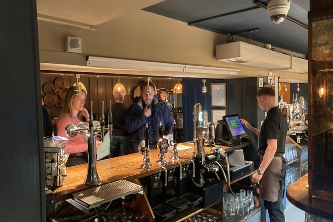 Bristol private pub hopping and sightseeing with local guide - How the private format changes the experience