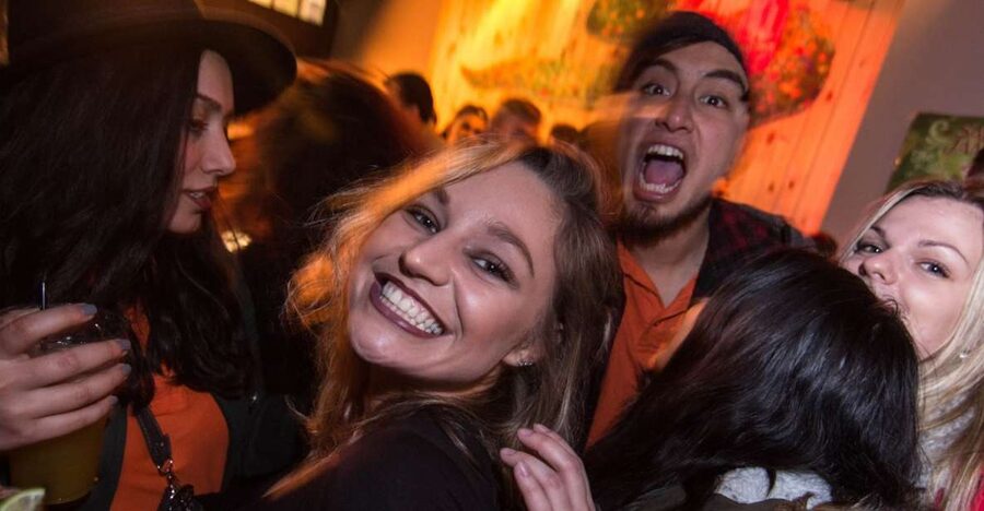 Brussels: Pub Crawl and Nightlife Party Experience - Why the group size changes the experience