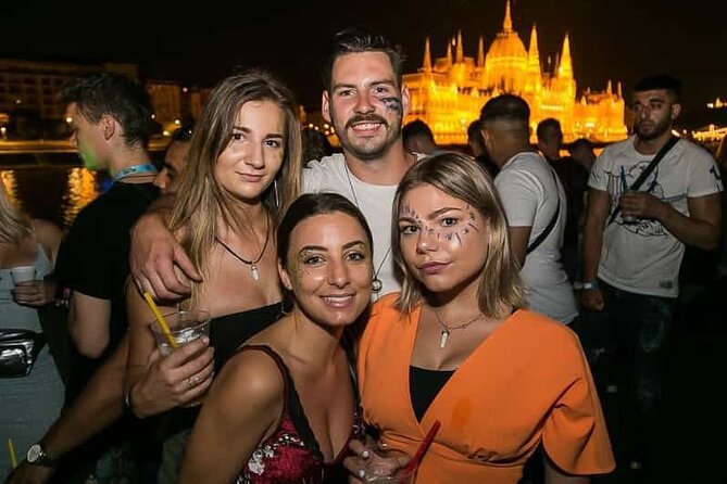 Budapest Pub Crawl & Ruin Bar Tour – Free Shots & VIP Entry - Why this pub crawl works for a Budapest night out