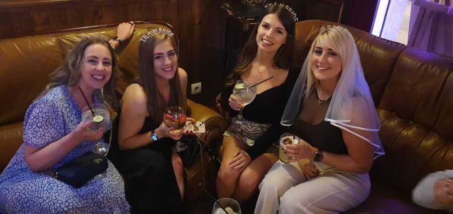 Budapest: Ruin Bar Pub Crawl with Entry Tickets - The guides make or break the night