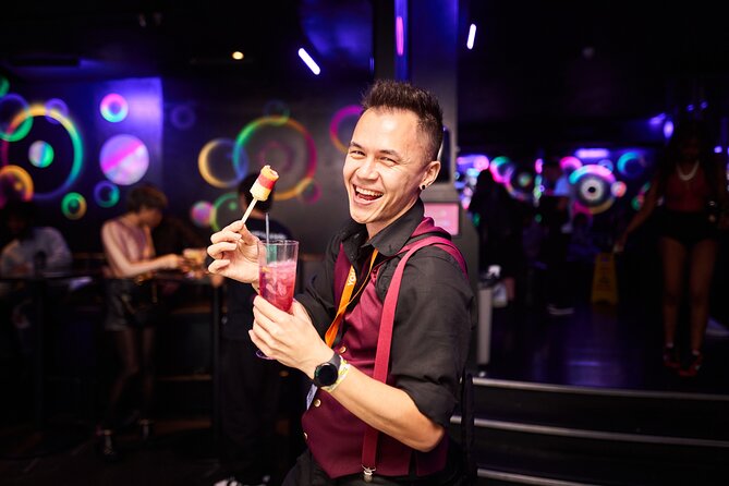 Camden Pub Crawl in London - The photographer gives the night a record