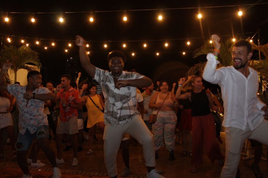 Cartagena: Pub Crawl with Dancing Lessons and Free Shots - A guided walk through Cartagena after dark