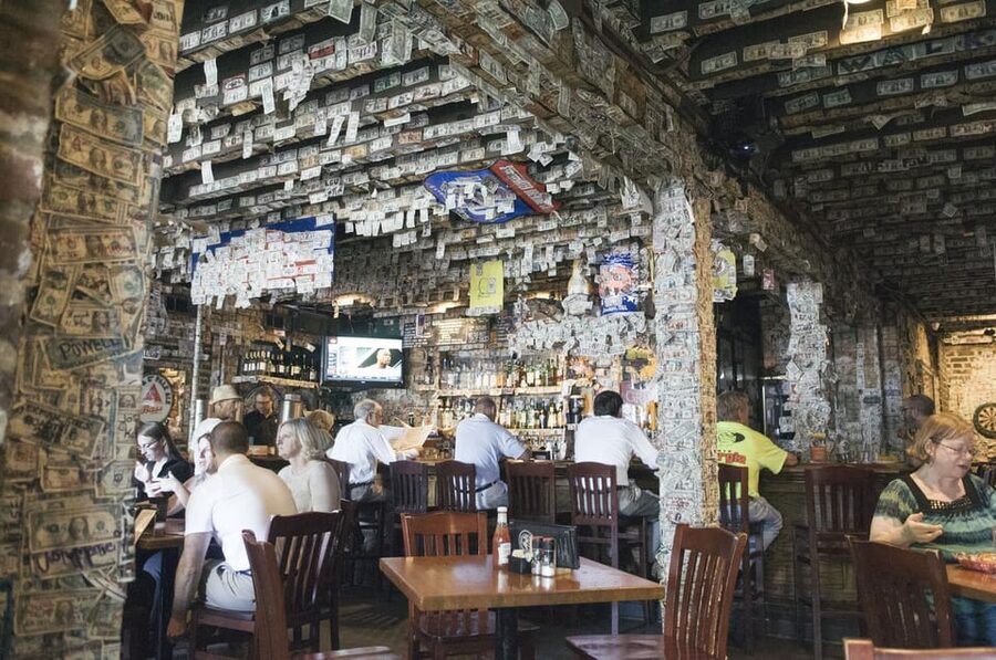 Charleston Bachelorette Pub Crawl - The walk through Charleston’s historic center