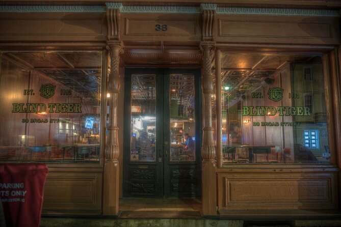 Charleston Haunted Pub Crawl - The route is short, but the night is not fully predictable