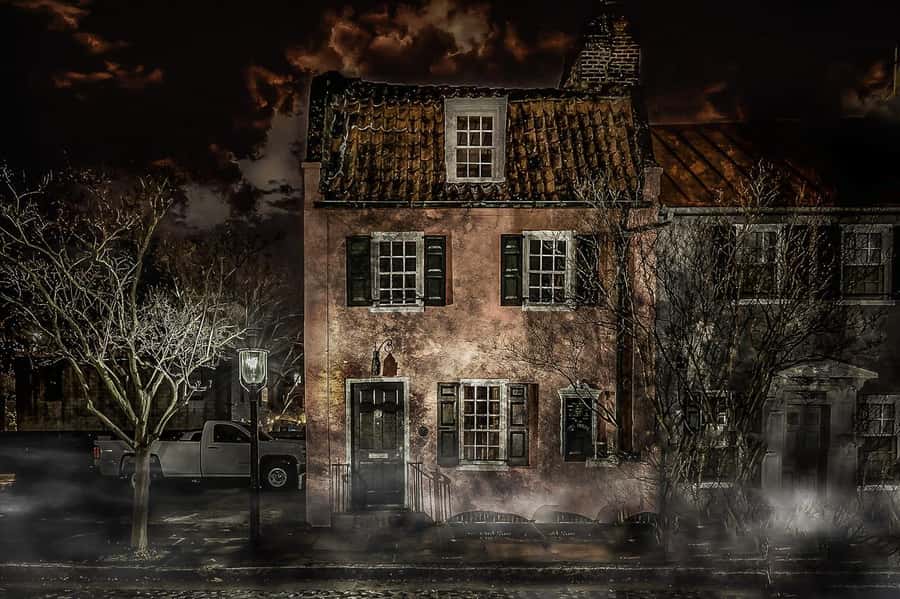 Charleston: Spirits & Spirits Haunted Pub Crawl - Tommy Condon’s closes the pub circuit