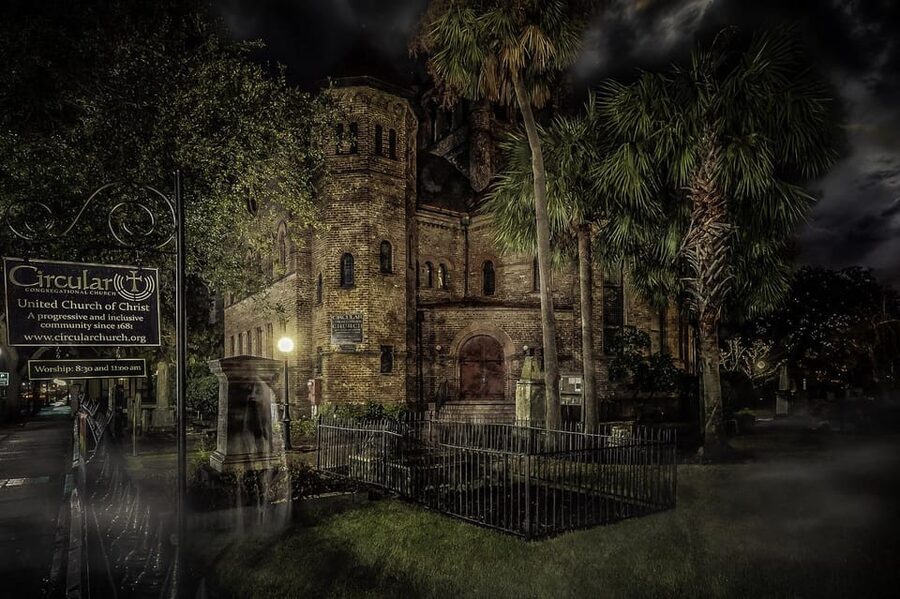 Charleston: Spirits & Spirits Haunted Pub Crawl - Guide style can make or break the night