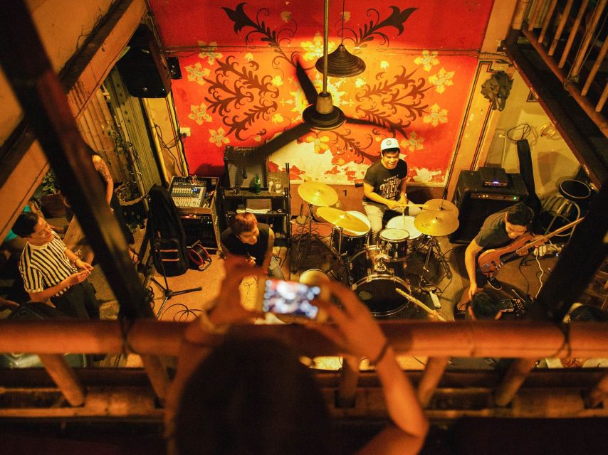 Chiang Mai: Chiang Mai Bar Hopping Guided Night Tour - Key points at a glance
