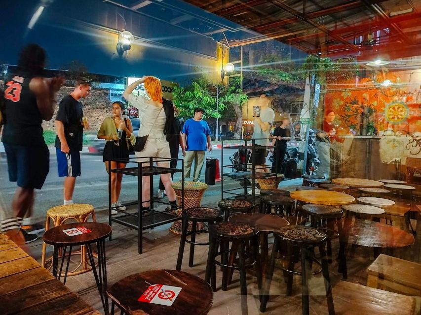 Chiang Mai: Chiang Mai Bar Hopping Guided Night Tour - Booking and meeting details