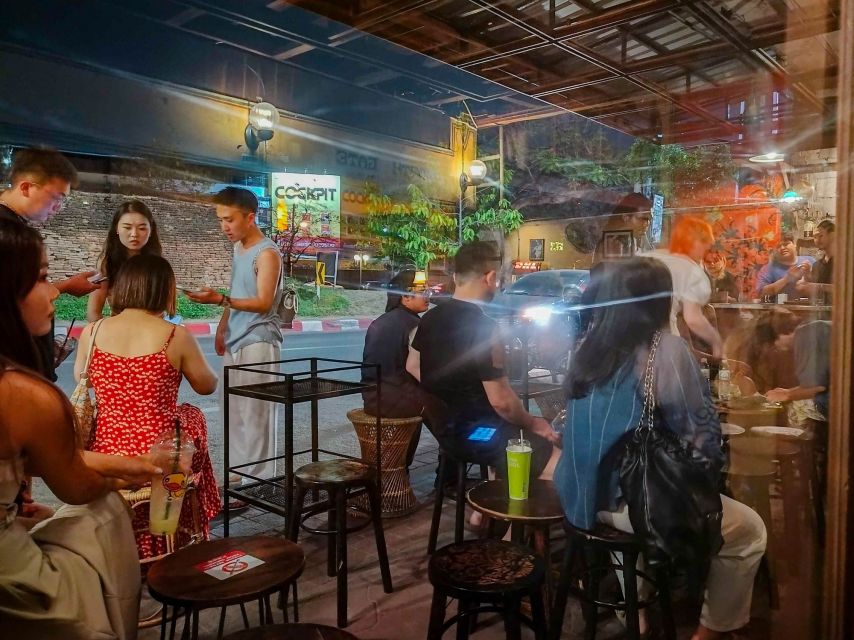 Chiang Mai: Chiang Mai Bar Hopping Guided Night Tour - A low-impact approach, with practical limits