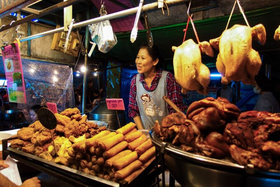 Chiang Mai: Chiang Mai Bar Hopping Guided Night Tour - An hour of live music at North Gate Jazz Co-Op