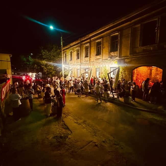 Chisinau: Cocktail Bar & Pub Crawl and Wine Bars - Key points at a glance