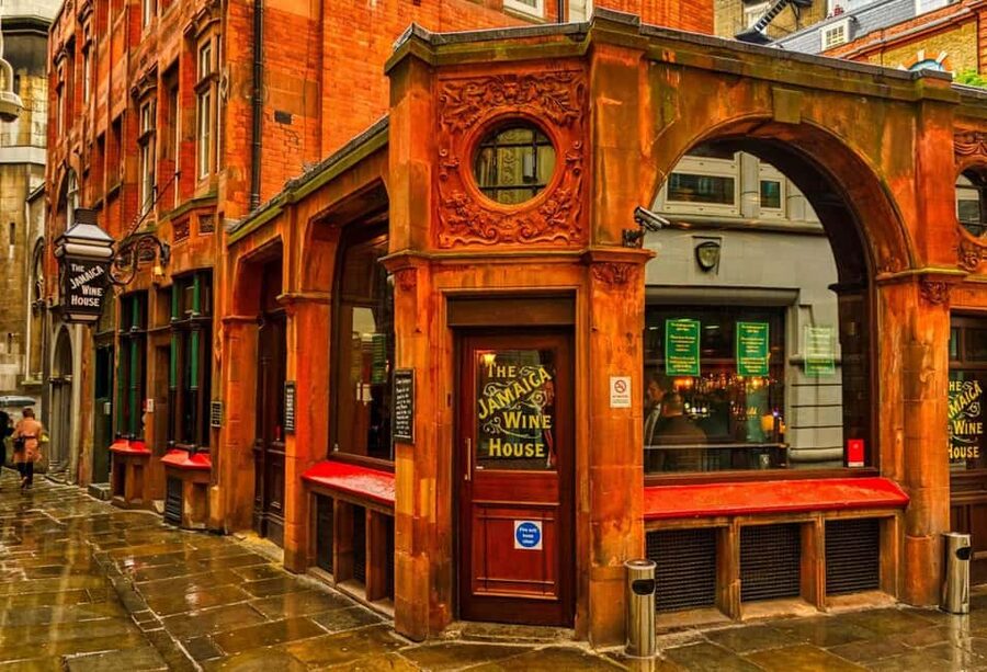 City of London Historic Pub Tour with Beers and Bar Snacks - Four beers across centuries of London pub life