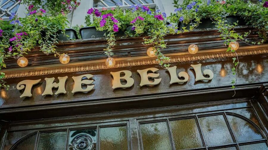City of London Historic Pub Tour with Beers and Bar Snacks - Three pubs that survived before the Great Fire