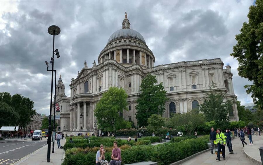 City of London: Historic Pub Walking Tour - Ye Olde Cheshire Cheese and London’s literary past