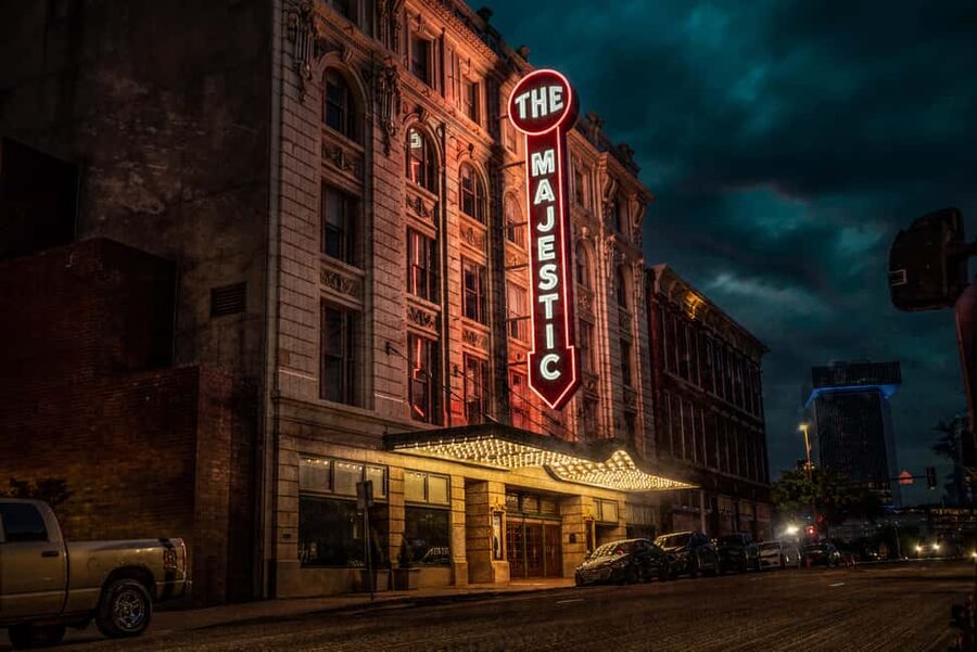 Dallas Spirits & Spirits Haunted Pub Crawl - The guide can make or break the evening
