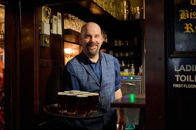 Devour London Historical Pub Tour:Traditional British Food & Ales - Four old pubs, one useful introduction to London