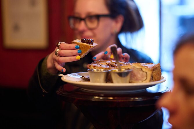 Devour London Historical Pub Tour:Traditional British Food & Ales - Ye Olde Cheshire Cheese and literary London