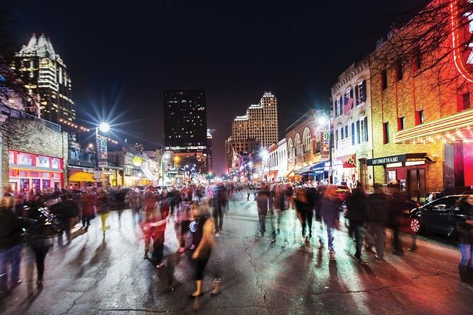 Downtown Austin Live Music Pub Crawl - San Jac Saloon brings country music and Texas drinks