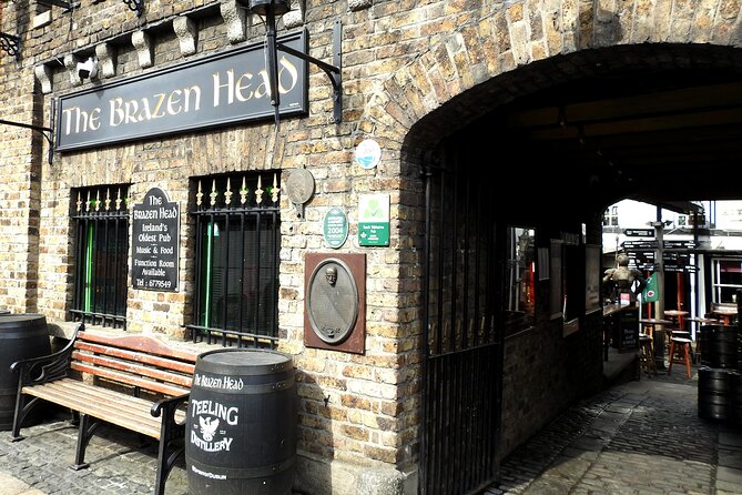 Dublin Old Town: Famous Pubs Exploration Game and Tour - Darkey Kelly’s and The Workman’s Club