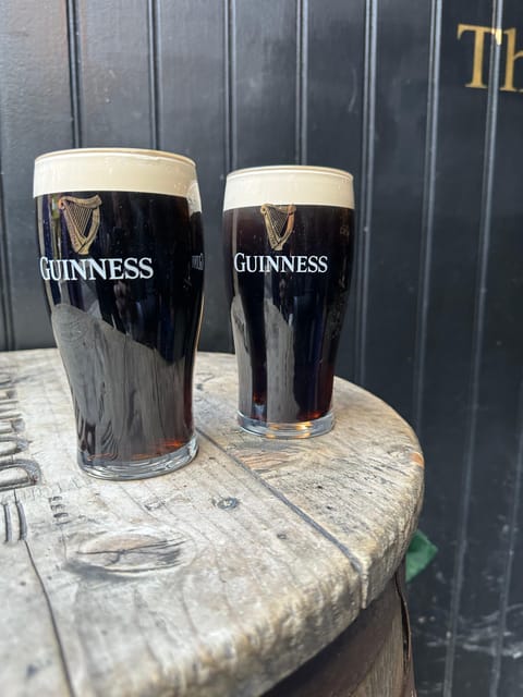 Dublin: Pub Tour. Pour The Perfect Guinness, Whiskey & Music - Starting in Temple Bar with a Guinness pour