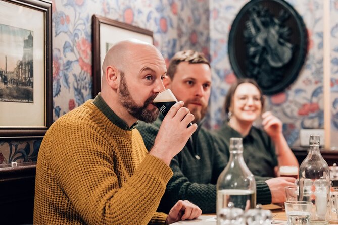 Dublin Storytelling Pub Tour - 3 stops, drinks & local snacks - The Guides Make or Break the Evening