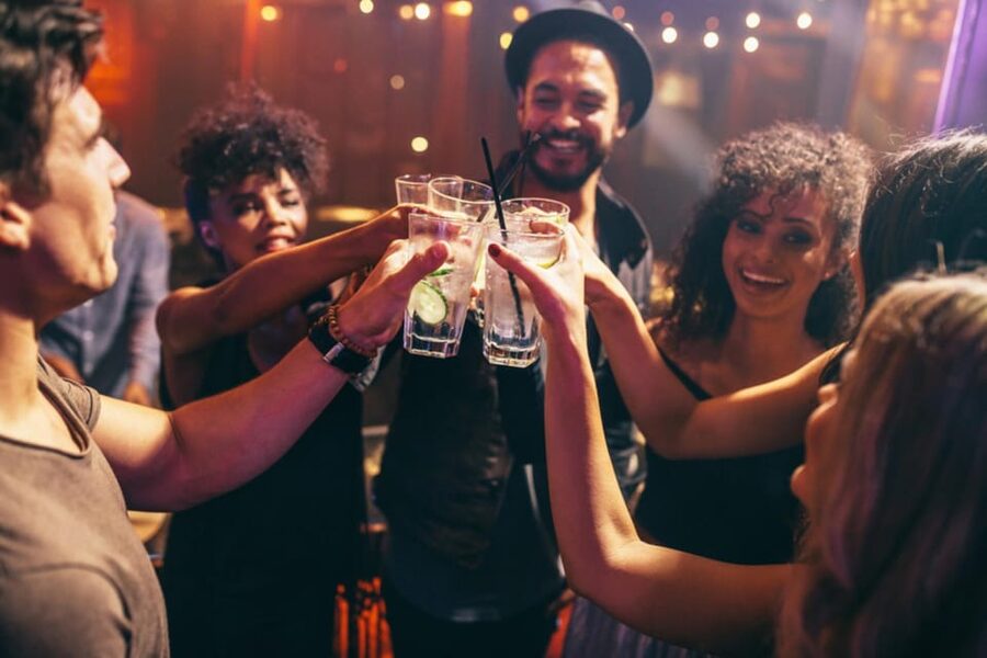 Düsseldorf Pub Crawl - 4 Locations, Shots & Club Entry - Key points to know before booking